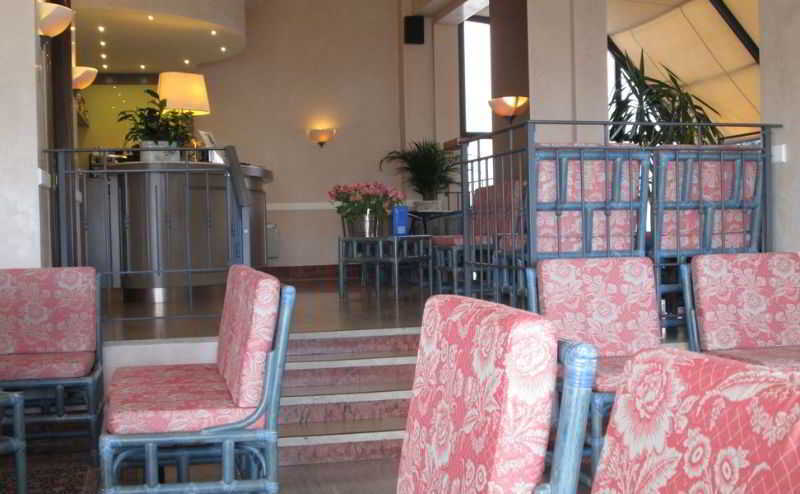 Palace 4*