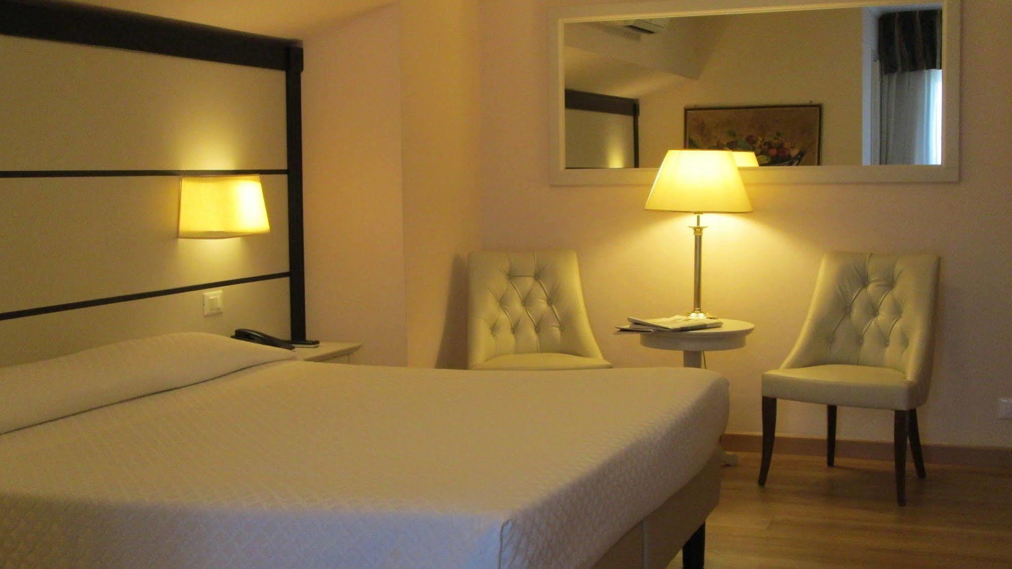 Palace 4*